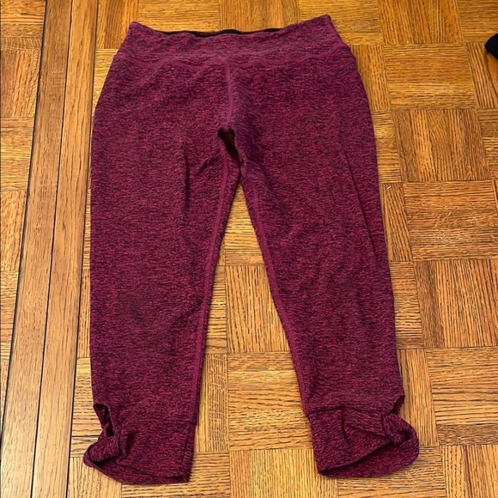 Beyond Yoga space dye wine color crop Leggings Soft and Relaxed Fit M